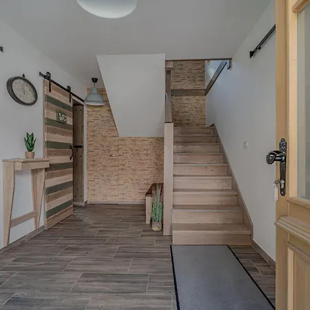 Lukec Estate Διαμέρισμα *