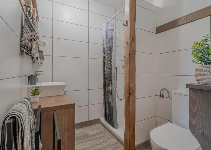 公寓 Lukec Estate *