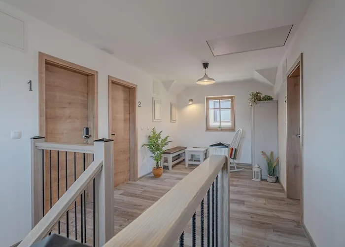 公寓 Lukec Estate *