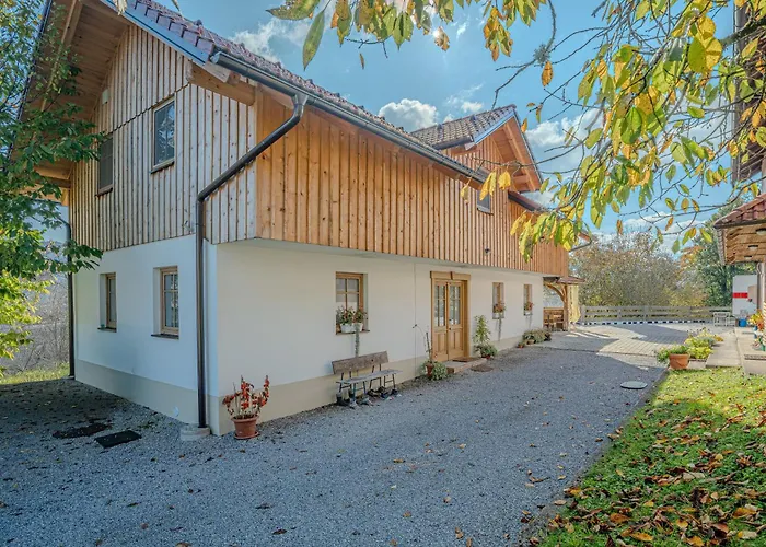 公寓 Lukec Estate *